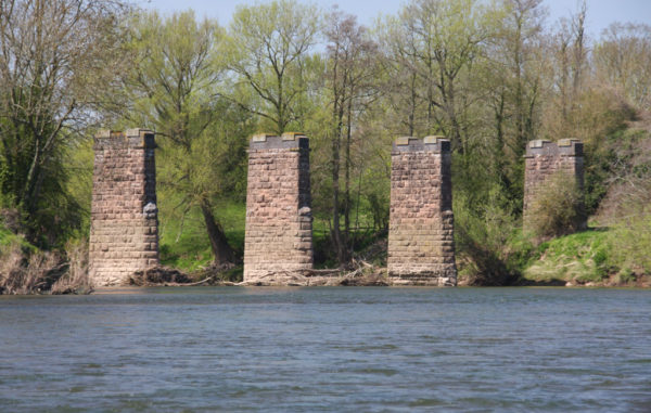26-Canoe-the-Wye-bridge-stanchions-web Canoe hire river Wye